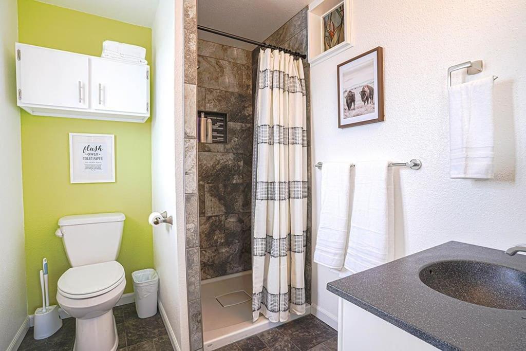 Waterfront Retreat, Relaxation, Fun In Hood Canal Hoodsport المظهر الخارجي الصورة
